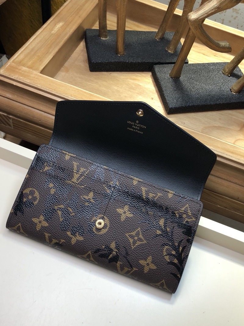 Louis Vuitton Sarah Wall